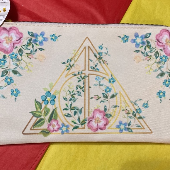 ⬇️ price drop ⬇️Loungefly Harry Potter Deathly Hallows Gold Floral Makeup Bag - Picture 7 of 10
